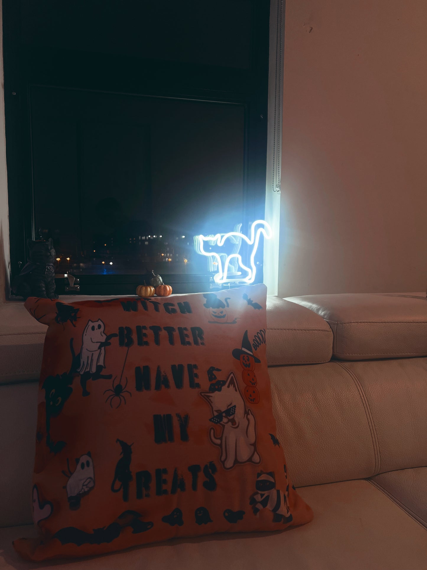 CAT MOM HALLOWEENIE PILLOW